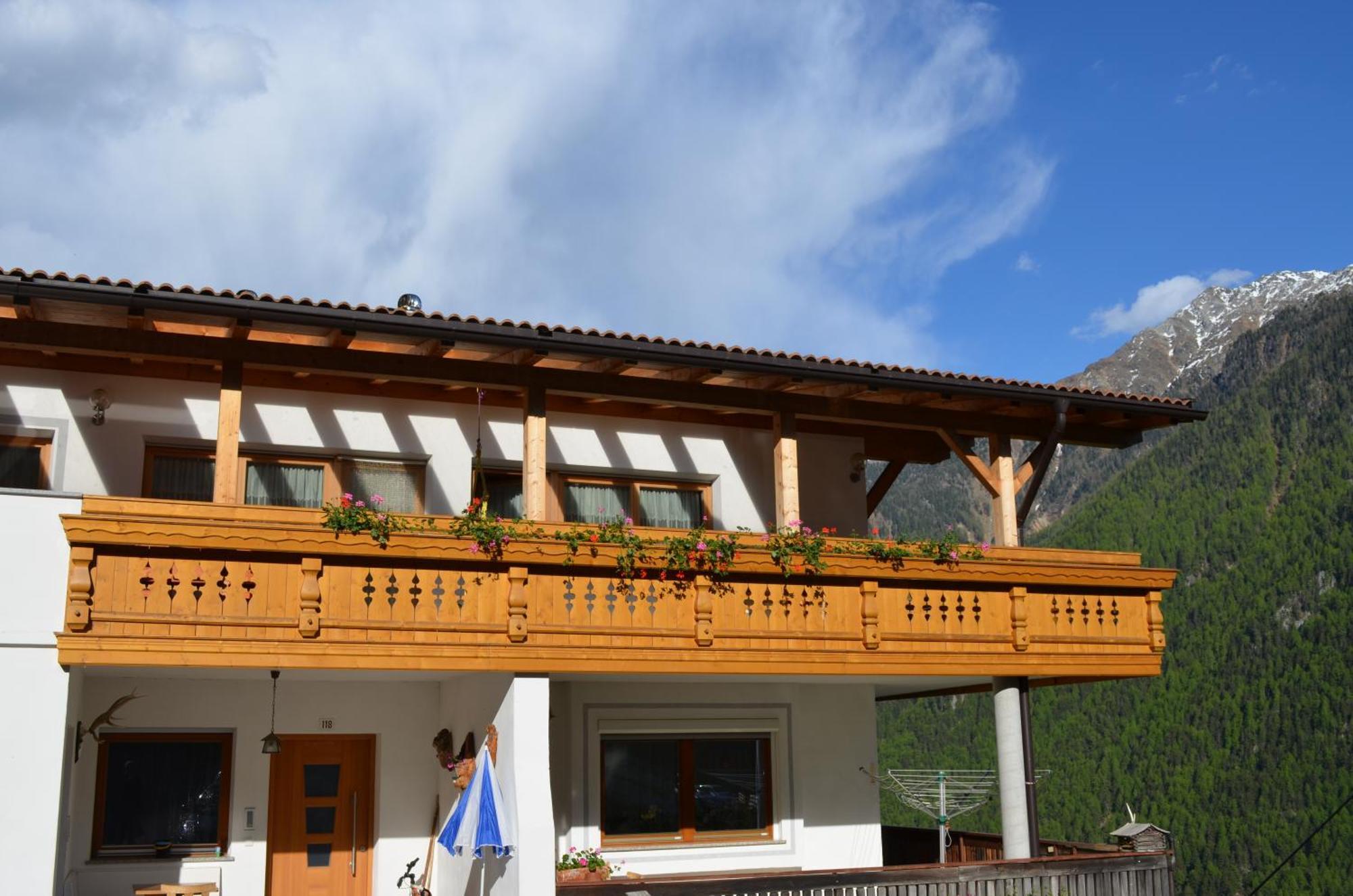 Alpenblick Lodge Tscholl Martello Luaran gambar